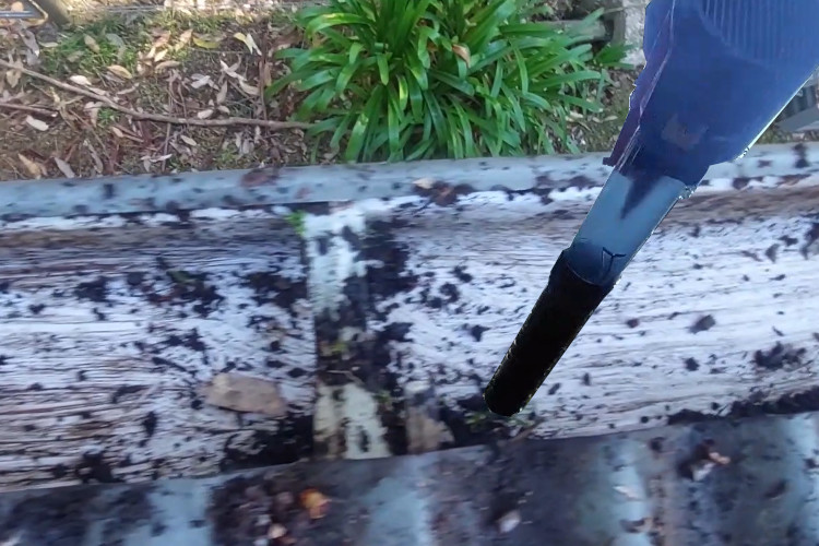 
The blower is an indispensable part of ulladulla gutter cleaner`s strategy, targeting small debris in guttering.